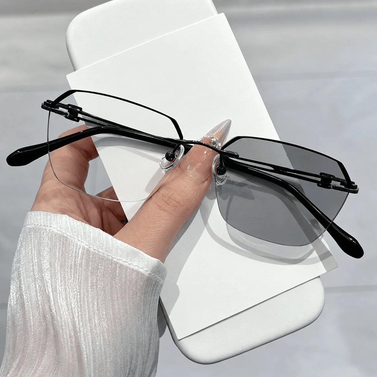 Reading Glasses Auto-Focus Photochromic Blue Light Filtering