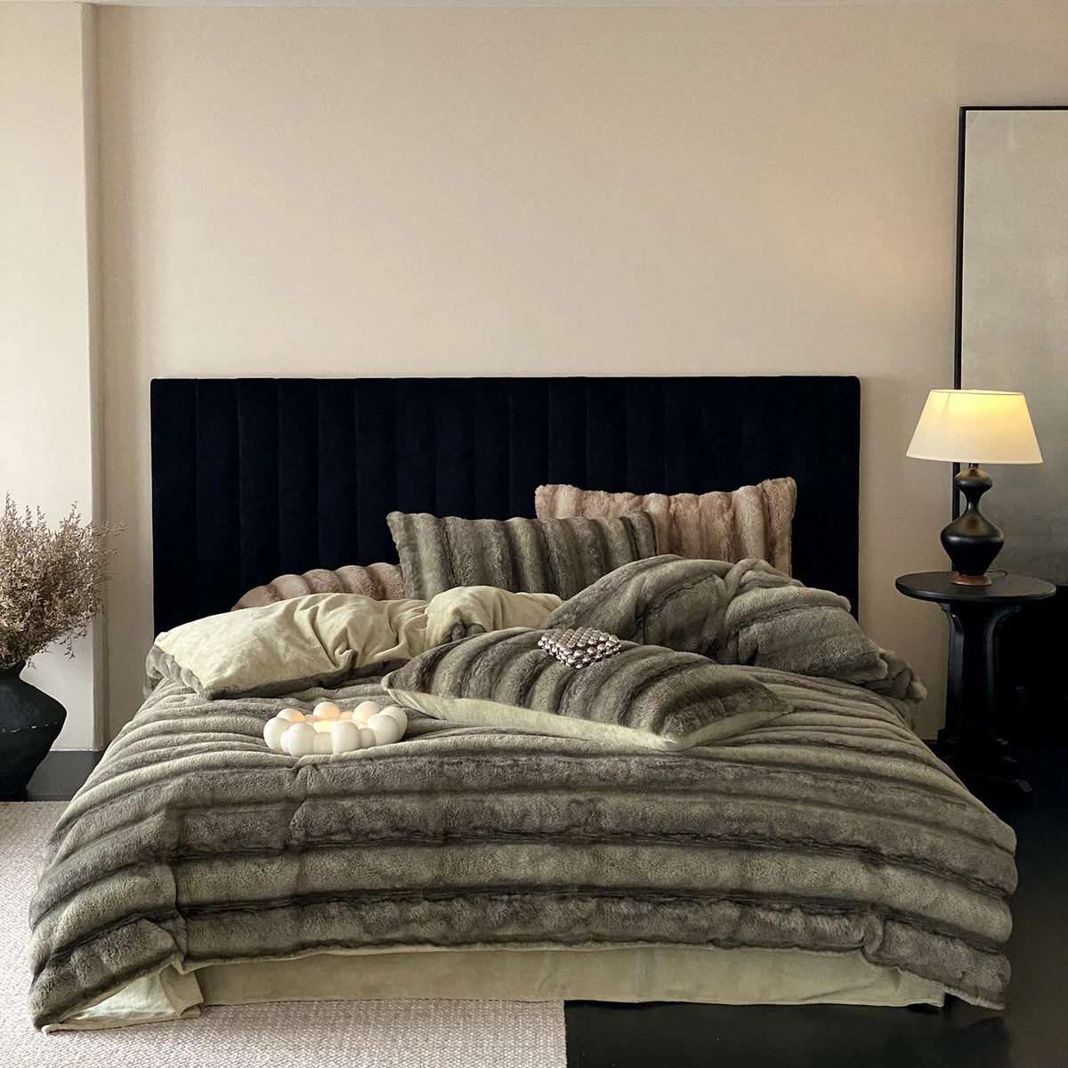 Duvet Cover Set High-Pile Faux Fur Striped 4-Piece