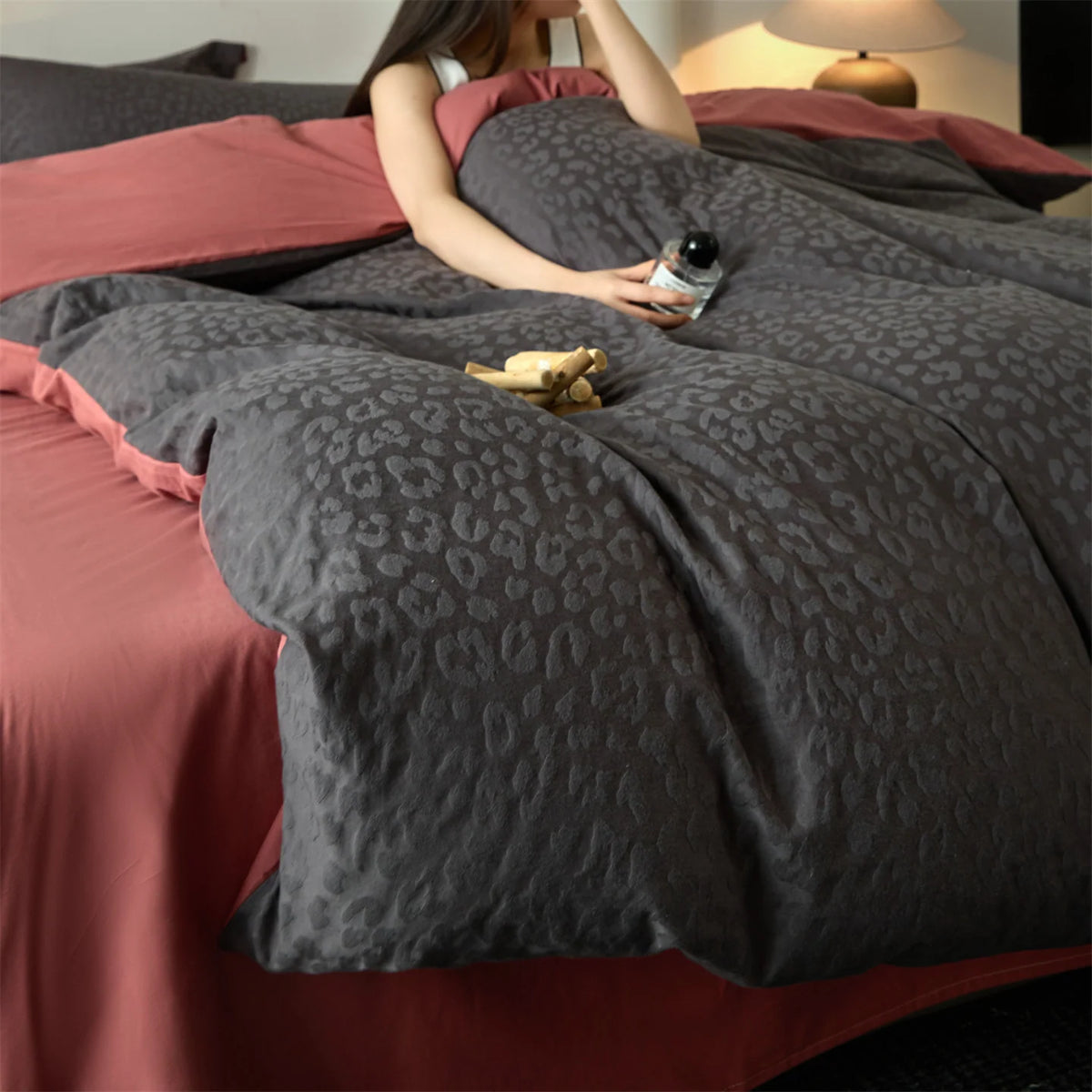 Duvet Cover Set Reversible Jacquard Machine-Washable