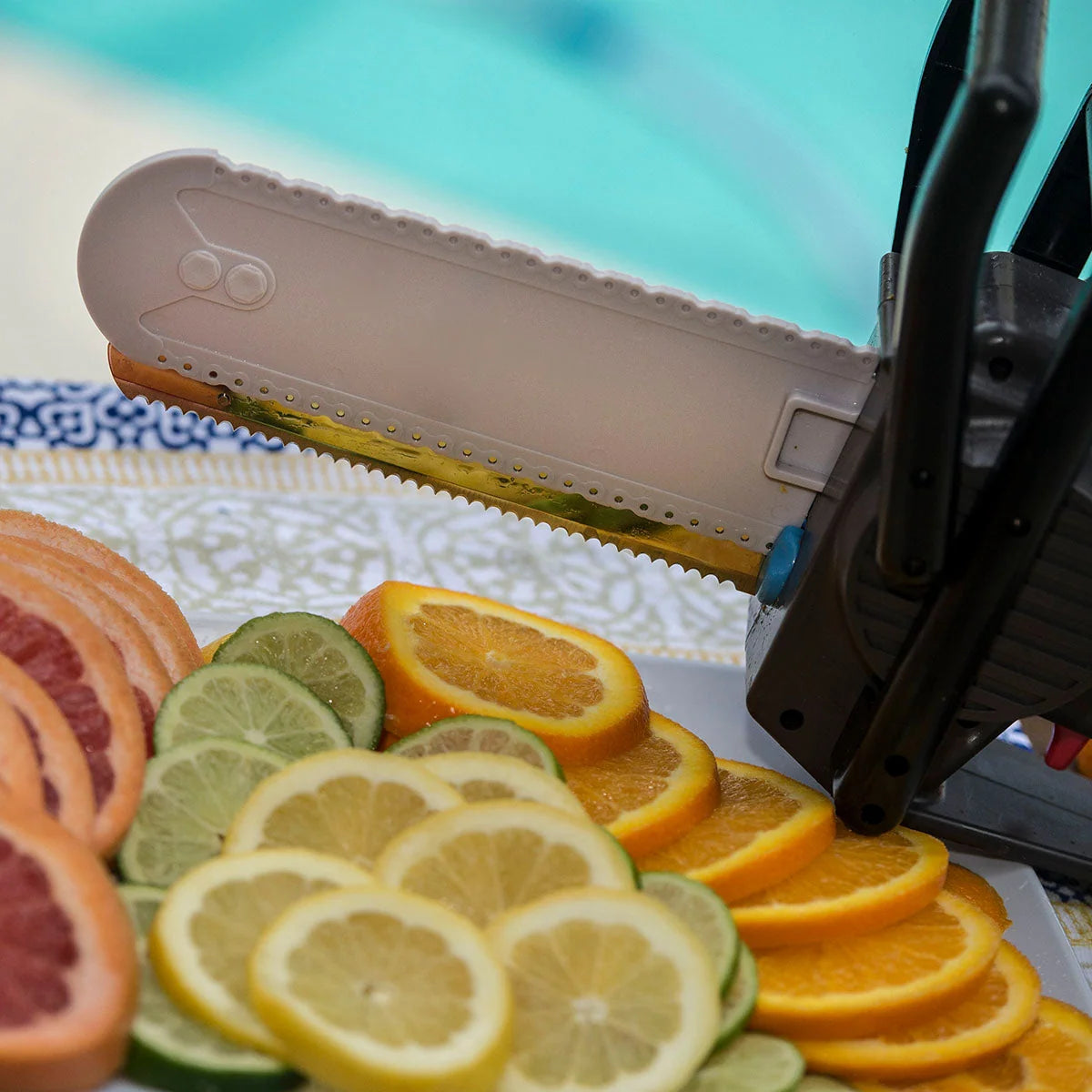 Electric Carving Knife 100W Stainless Steel Blades Removable Safety Guard