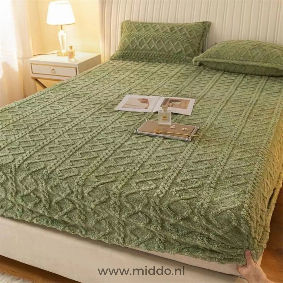 Fitted Sheet Set Velour Fleece All-Around Elastic Pillowcases Included