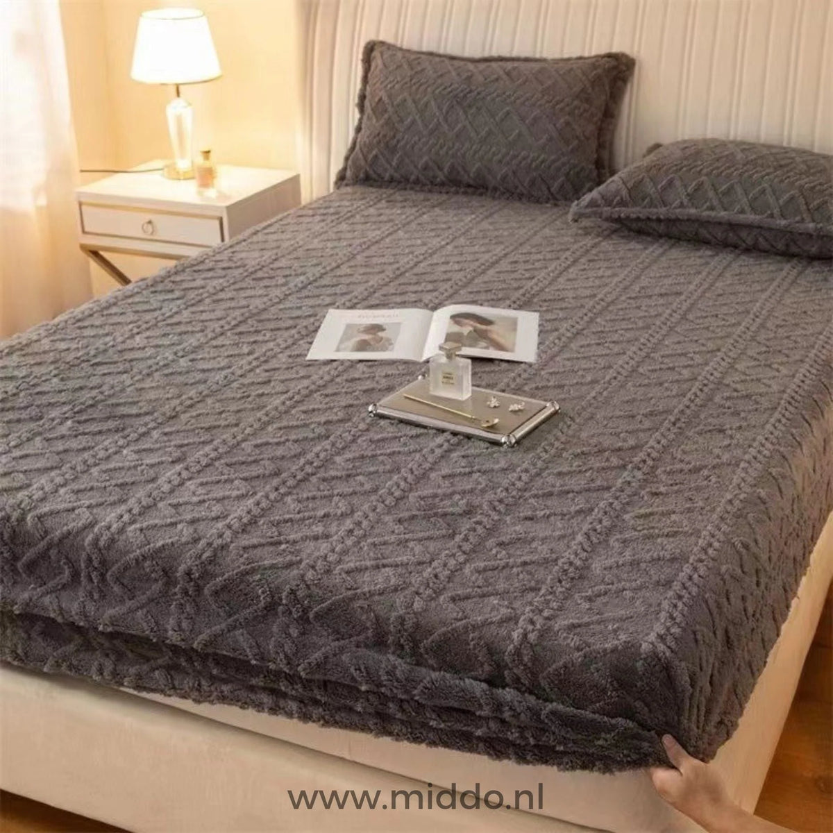 Fitted Sheet Set Velour Fleece All-Around Elastic Pillowcases Included