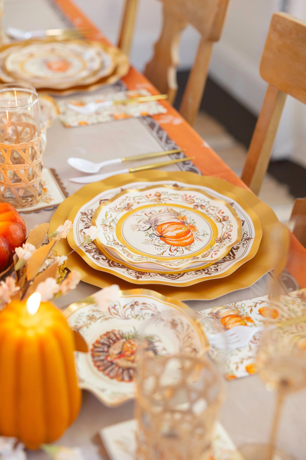 Paper Plates Heavy-Duty Thanksgiving Turkey & Gourd Design
