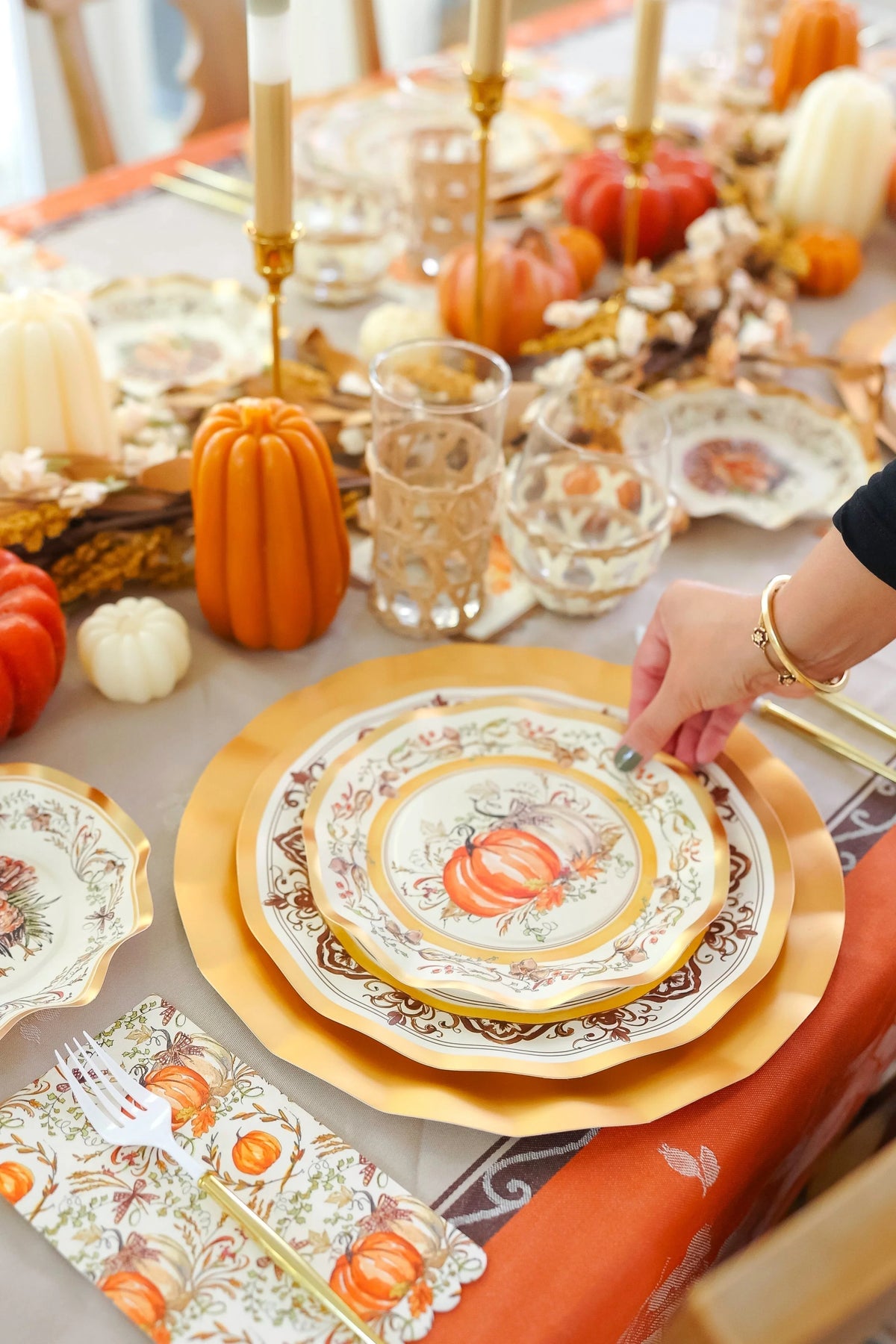 Paper Plates Heavy-Duty Thanksgiving Turkey & Gourd Design