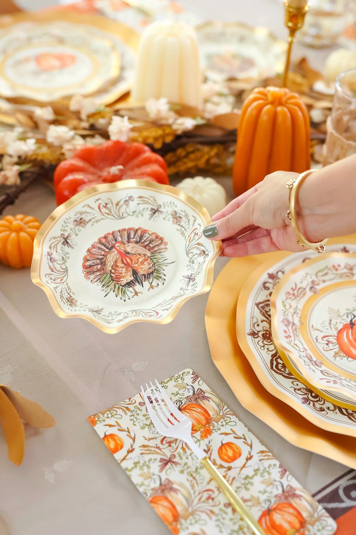 Paper Plates Heavy-Duty Thanksgiving Turkey & Gourd Design