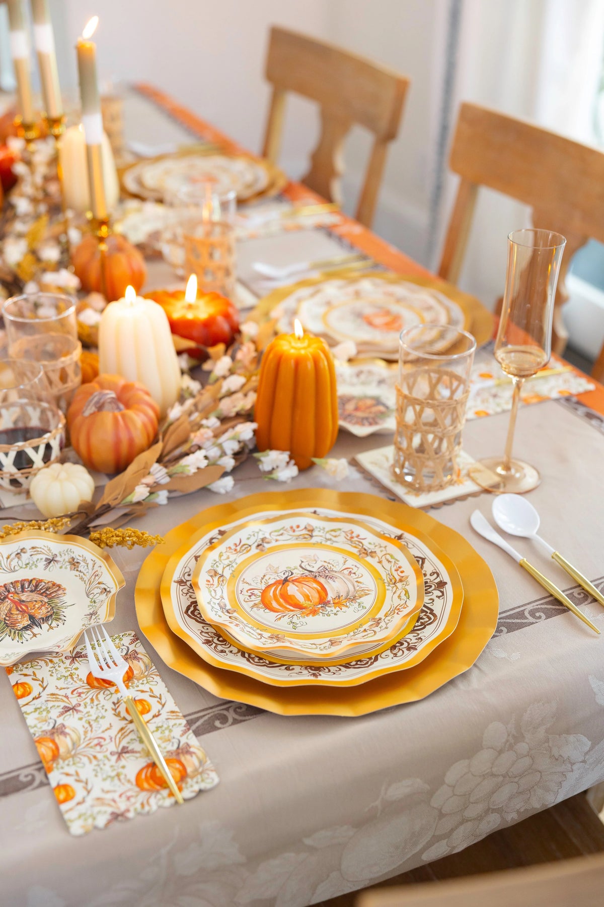 Paper Plates Heavy-Duty Thanksgiving Turkey & Gourd Design