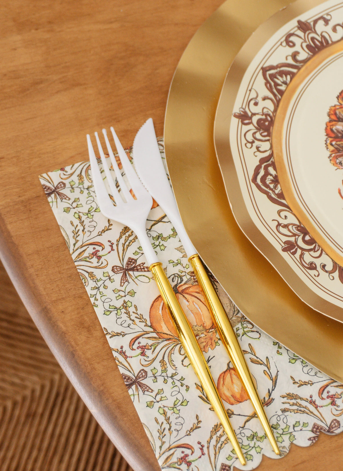 Paper Plates Heavy-Duty Thanksgiving Turkey & Gourd Design