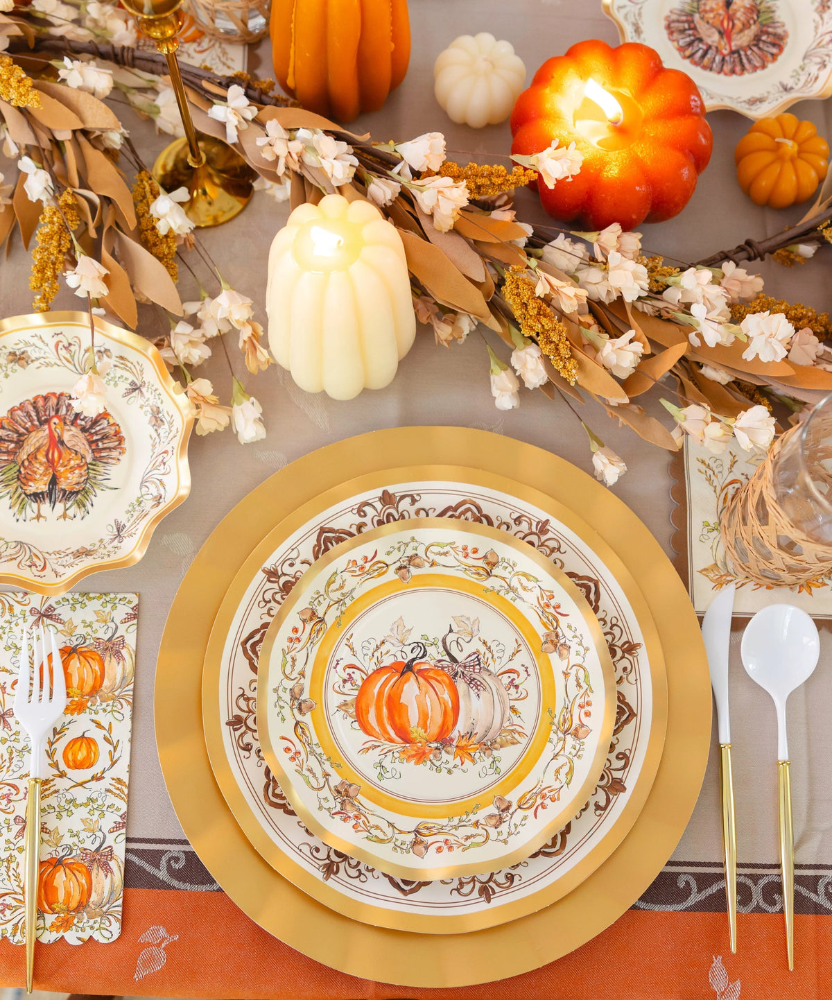 Paper Plates Heavy-Duty Thanksgiving Turkey & Gourd Design