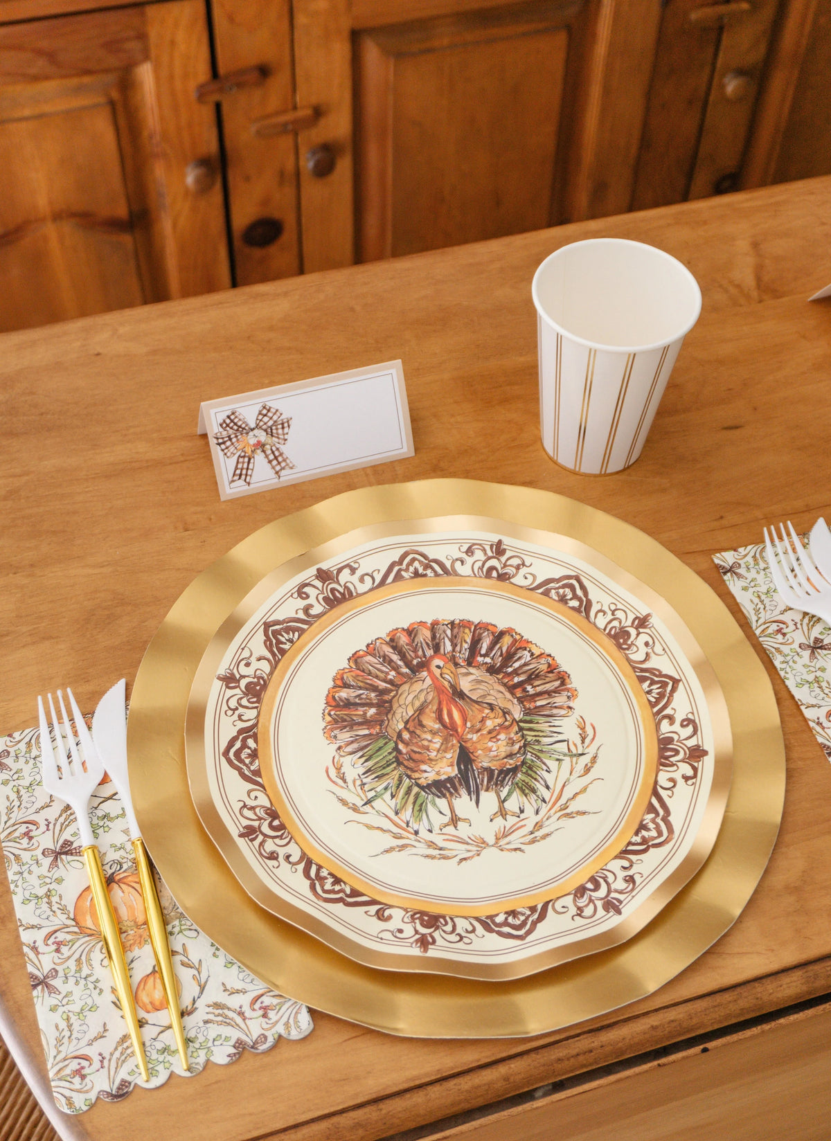 Paper Plates Heavy-Duty Thanksgiving Turkey & Gourd Design