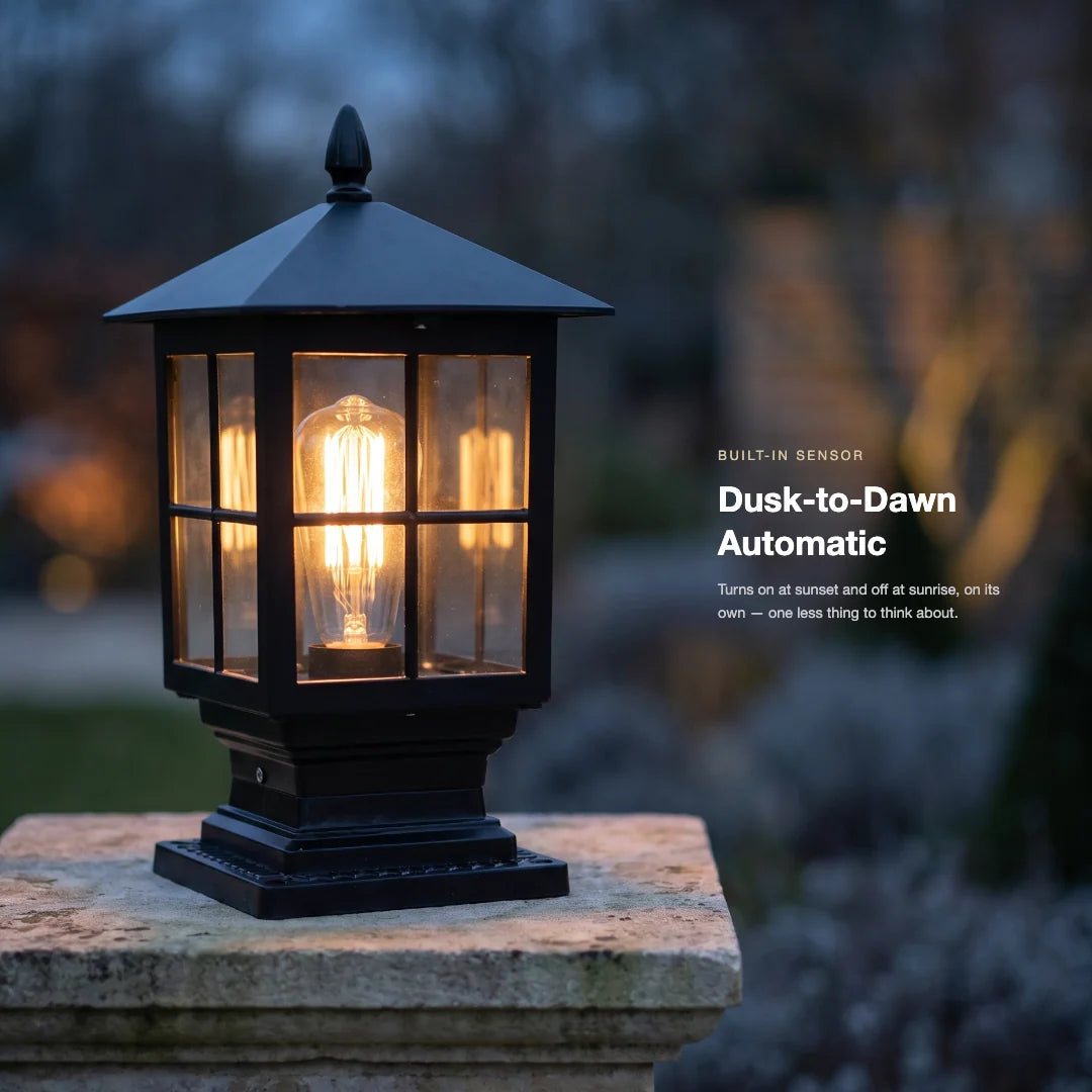 Solar Post Light Solar-Powered Dusk-to-Dawn Three Color Temperatures
