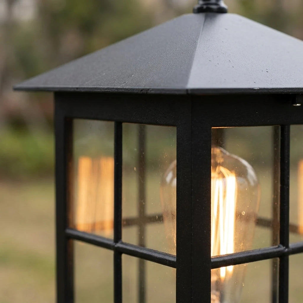 Solar Post Light Solar-Powered Dusk-to-Dawn Three Color Temperatures