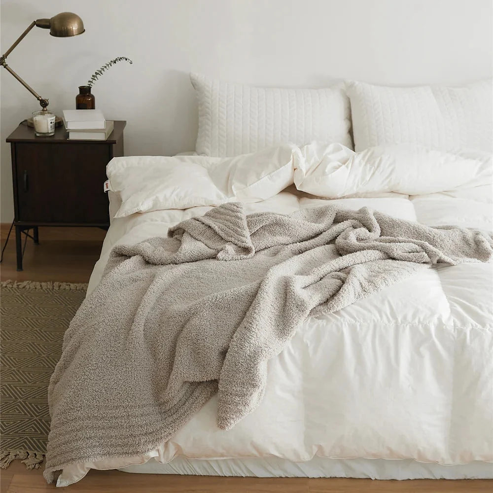 Throw Blanket Soft Microfiber Pilling-Resistant