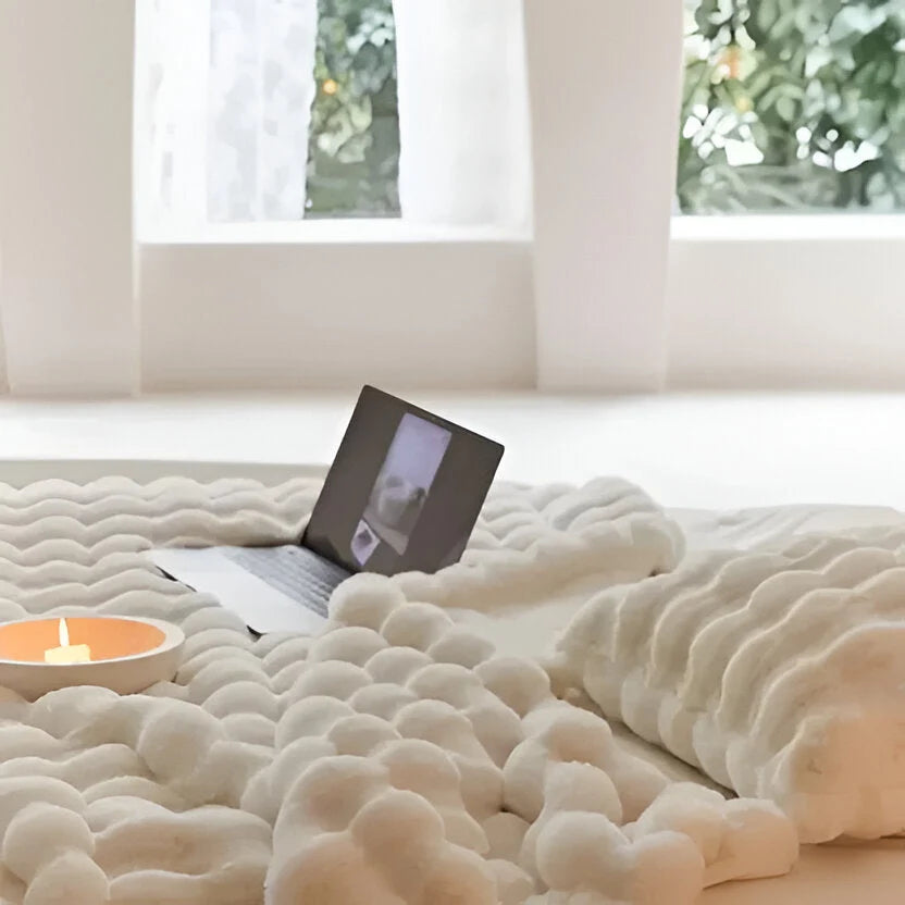 Throw Blanket Soft Plush Machine Washable 100 × 160 cm
