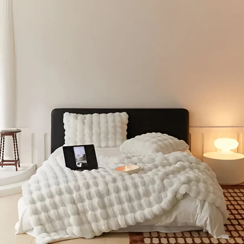 Throw Blanket Soft Plush Machine Washable 100 × 160 cm