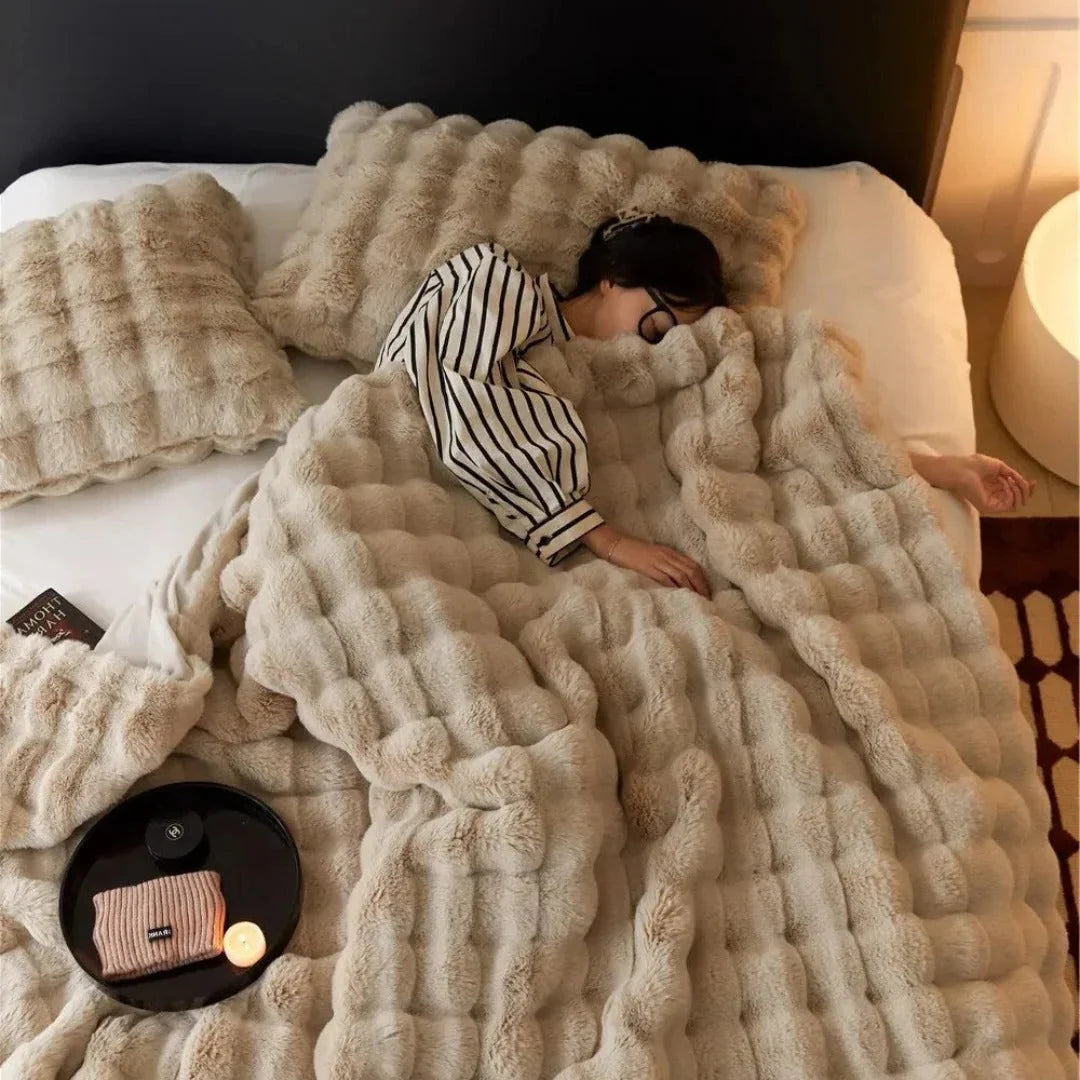 Throw Blanket Soft Plush Machine Washable 100 × 160 cm