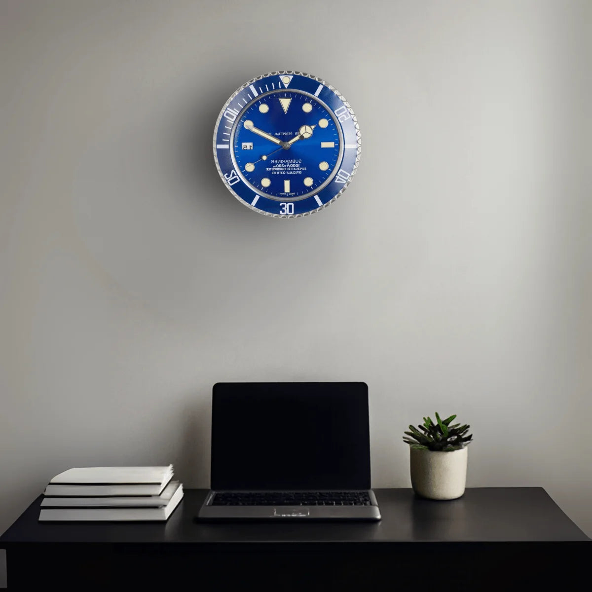 Wall Clock Silent Quartz Movement Luminous Hands Stainless Steel Frame